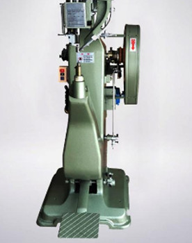 如何選擇徑向鉚接機(jī)生產(chǎn)廠家?