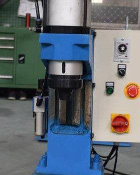 采購一臺液壓鉚接機(jī)要多少錢？