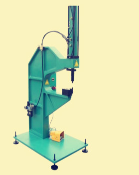 國產(chǎn)鉚接機(jī)多少錢一臺？