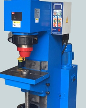 非標(biāo)定制鉚接機(jī)的價格貴嗎？