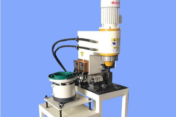 自動(dòng)送料鉚接設(shè)備到底有哪些優(yōu)勢(shì)？ 圖2