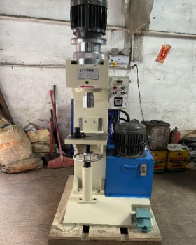 浙江鉚接機(jī)廠家進(jìn)行選擇時(shí)應(yīng)該注意哪些問(wèn)題？