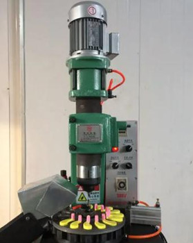 怎樣安全地操作氣液增壓鉚接機？