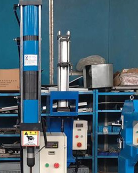 國(guó)內(nèi)廠家生產(chǎn)的鉚接機(jī)價(jià)格貴嗎？