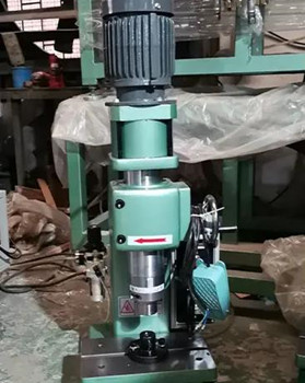 氣壓鉚接機(jī)的工作原理、特點(diǎn)和使用方法